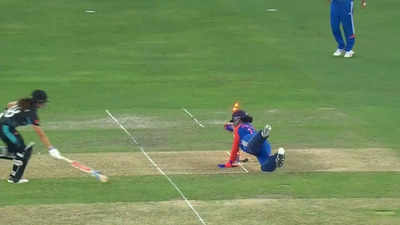 ‘Kya umpiring hai ye’: Social media erupts after Amelia Kerr run-out call in IND vs NZ game | Cricket News ‘Kya umpiring hai ye’: Social media erupts after Amelia Kerr run-out call in IND vs NZ game | Cricket News