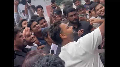 ‘It’s a whole celebration!’: Rishabh Pant delights fans with group selfie – Watch | Cricket News ‘It’s a whole celebration!’: Rishabh Pant delights fans with group selfie – Watch | Cricket News