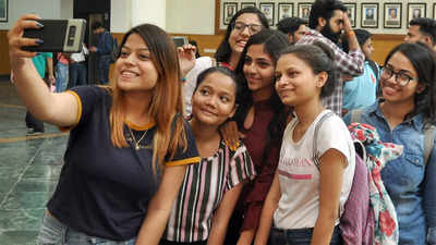 Delhi Govt Allocates Rs 100 Crore for DU Colleges, Triples Funding Since 2015 Delhi Govt Allocates Rs 100 Crore for DU Colleges, Triples Funding Since 2015