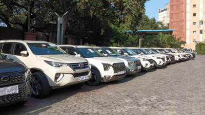 After mega growth post Covid opening, car industry now witnesses slowdown After mega growth post Covid opening, car industry now witnesses slowdown