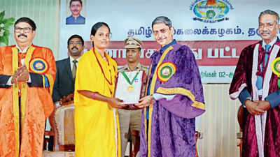 Tamil Nadu governor R N Ravi faces the music after omisson of ‘dravida’ from Tamil anthem | Chennai News Tamil Nadu governor R N Ravi faces the music after omisson of ‘dravida’ from Tamil anthem | Chennai News