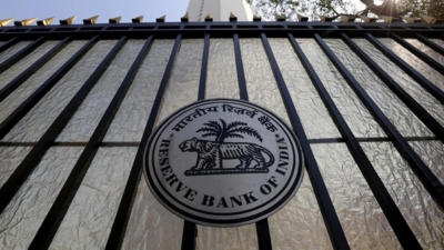 Unseasonal heavy rains in August slowed down economy in quarter 2: RBI Unseasonal heavy rains in August slowed down economy in quarter 2: RBI