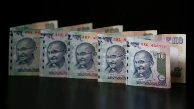 Rupee falls to low of 84.09/$ Rupee falls to low of 84.09/$