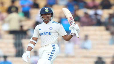 Yashasvi Jaiswal continues record-breaking spree, joins Gundappa Vishwanath and Sunil Gavaskar in an elite list | Cricket News Yashasvi Jaiswal continues record-breaking spree, joins Gundappa Vishwanath and Sunil Gavaskar in an elite list | Cricket News