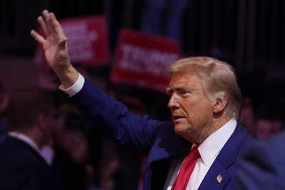 Trump says he’s ‘opposite of a Nazi’ as toxic MSG rally poisons America Trump says he’s ‘opposite of a Nazi’ as toxic MSG rally poisons America