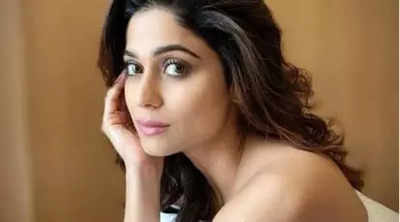 Shamita Shetty calls out an airline for offloading her luggage without notice; says, “You’re a pretty awful..” Shamita Shetty calls out an airline for offloading her luggage without notice; says, “You’re a pretty awful..”