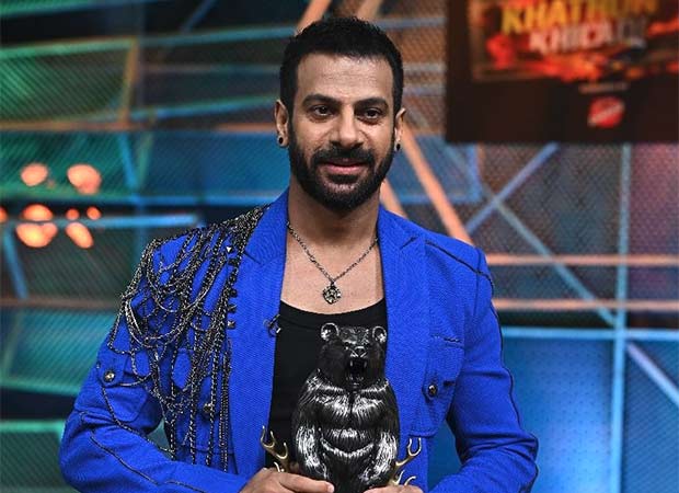 Khatron Ke Khiladi 14: Karan Veer Mehra takes home the trophy with Krishna Shroff and Gashmeer Mahajani runners-up : Bollywood News Khatron Ke Khiladi 14: Karan Veer Mehra takes home the trophy with Krishna Shroff and Gashmeer Mahajani runners-up : Bollywood News