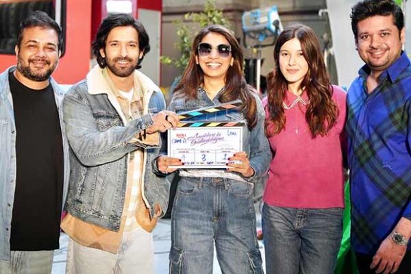 Shanaya Kapoor kicks off her debut Aankhon Ki Gustaakhiyan with Vikrant Massey : Bollywood News Shanaya Kapoor kicks off her debut Aankhon Ki Gustaakhiyan with Vikrant Massey : Bollywood News